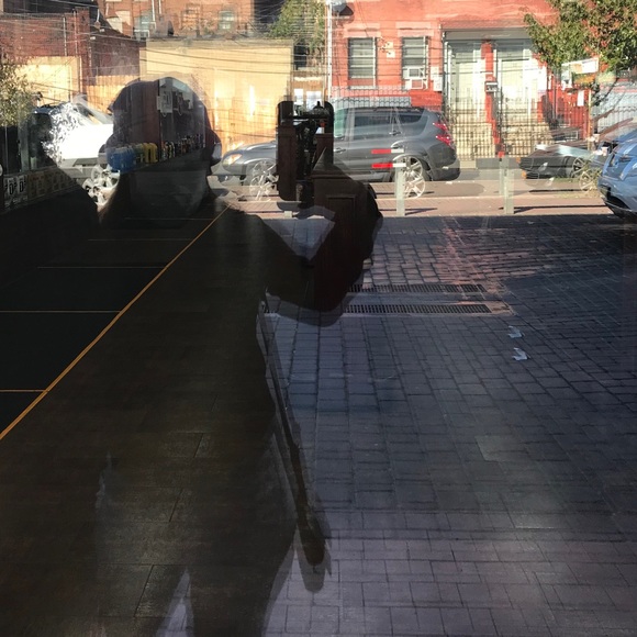 Profile Picture of Michelle Bermeo (@michelleecxx) on Poshmark