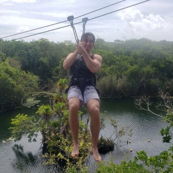 Profile Picture of Chris Cocchieri (@chriscocc) on Poshmark