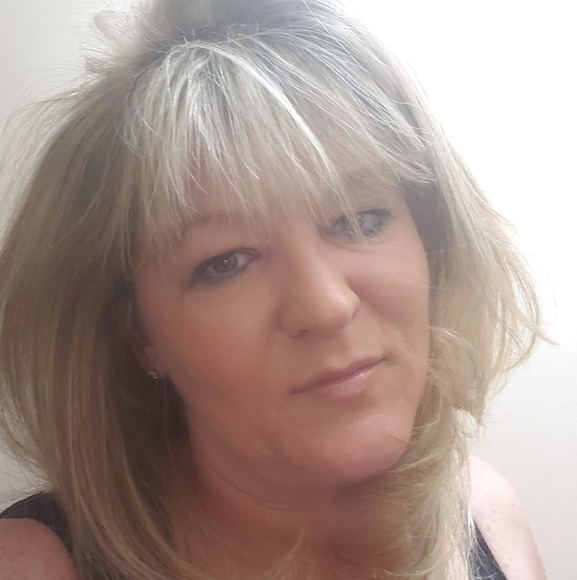 Profile Picture of Renata Zambrzycki (@renataza71) on Poshmark