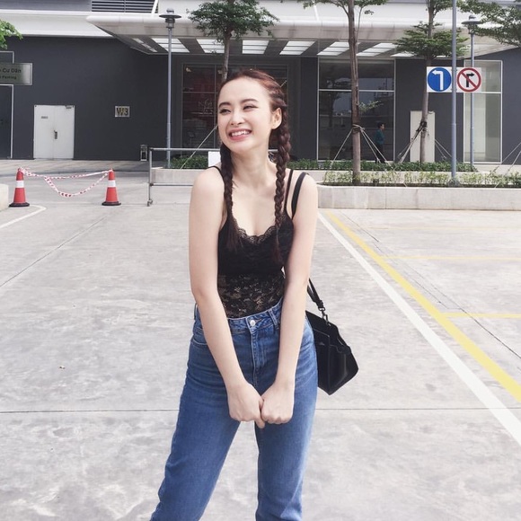 Profile Picture of Huynh Nguyen (@violetnhu) on Poshmark