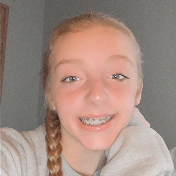 Profile Picture of Kayla Frazier (@kaylafrazier12r) on Poshmark