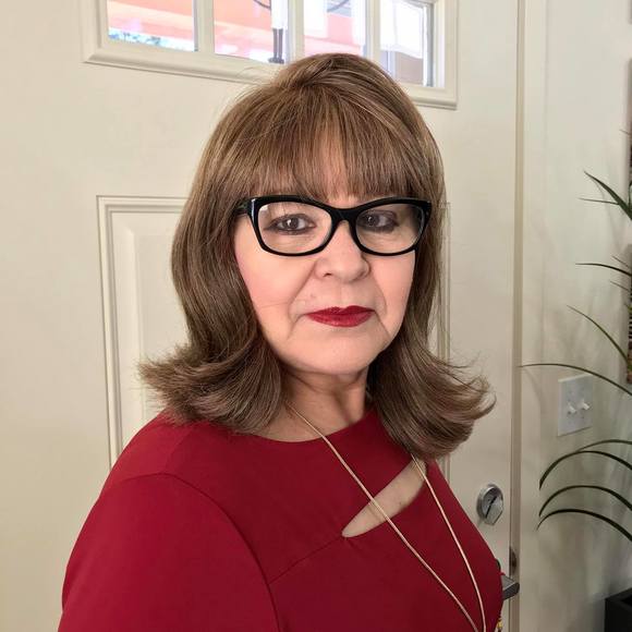 Profile Picture of Luz ramona Rendon plaza (@luz114393) on Poshmark