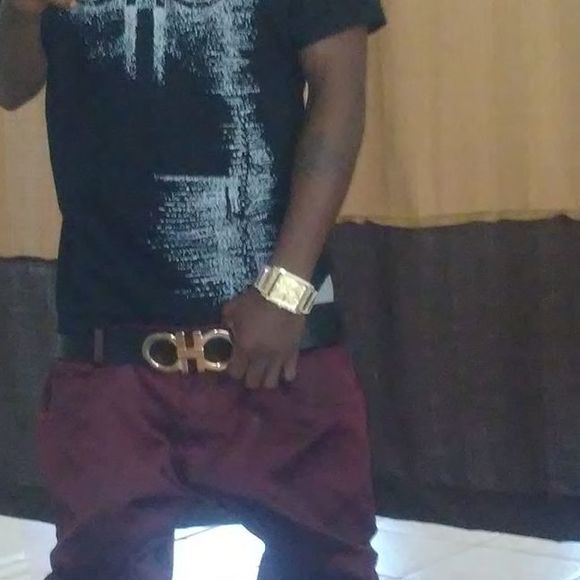 Profile Picture of Robert Debose (@robert_debose) on Poshmark