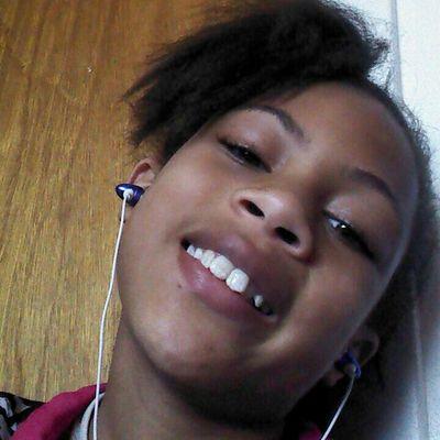 Profile Picture of Chrystal Moore (@chrystalgail757) on Twitter