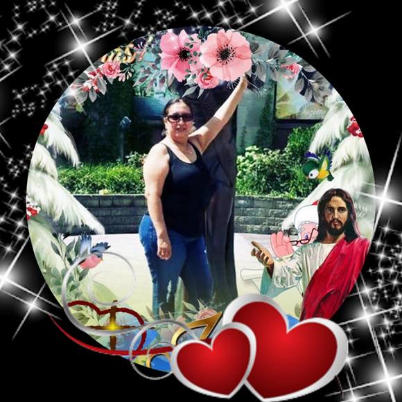Profile Picture of Mary Arias (@mariarias70) on Poshmark