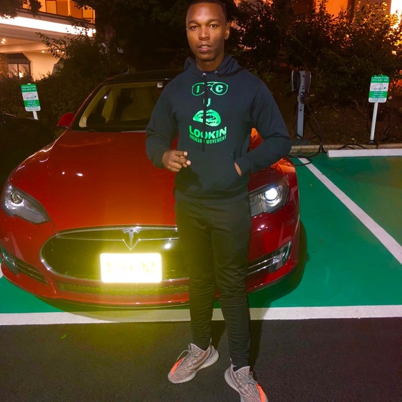 Profile Picture of Richard Kemp (@filthy_richh) on Poshmark