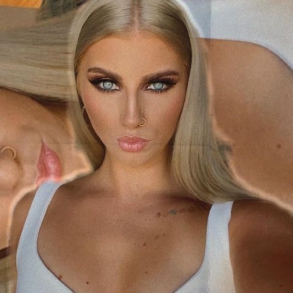Profile Picture of Danielle Ralph (@danni15ralph) on Poshmark
