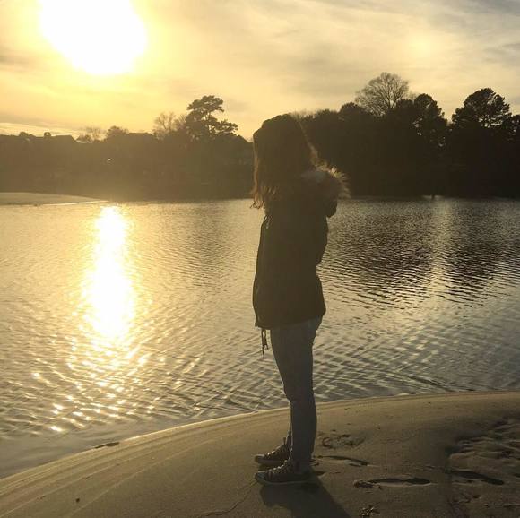 Profile Picture of Shawna Vance (@surfingsharkslv) on Poshmark