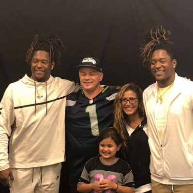 Profile Picture of Mike Henley (@mikehenley34) on Twitter