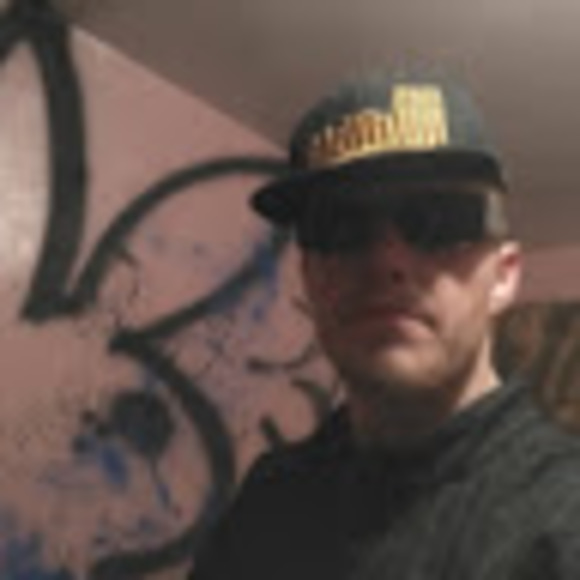 Profile Picture of Michael Call (@michaelcall375) on Poshmark