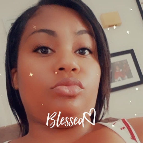 Profile Picture of Jade Lalla (@kweenarie1031) on Poshmark