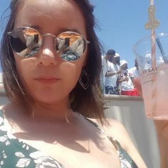 Profile Picture of Lisa Haskill (@haskilllisa) on Poshmark