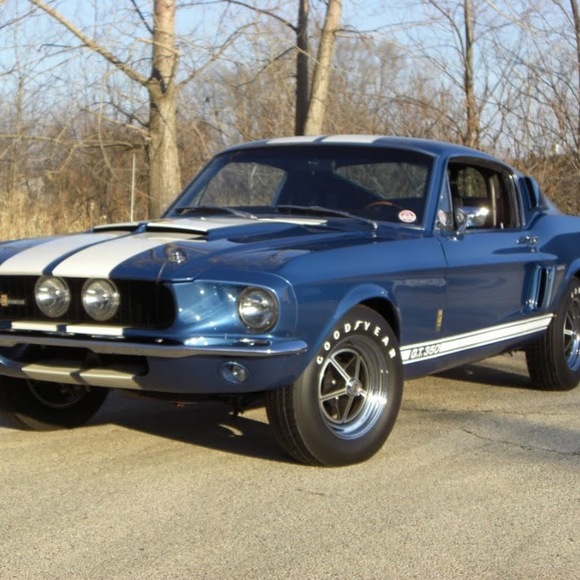 Profile Picture of Bryan Fuentes (@bryanfuentes614) on Poshmark