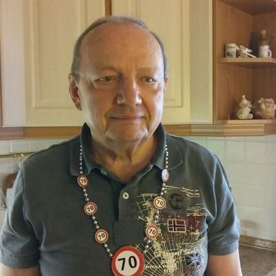 Profile Picture of Helmut Schimony (@Paul23041947) on Twitter