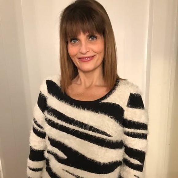 Profile Picture of Alicia Jarvie (@aliciajarvie) on Poshmark