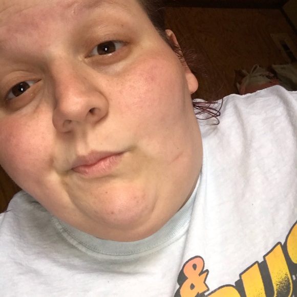 Profile Picture of Aspen Carter (@aspencarter300) on Poshmark