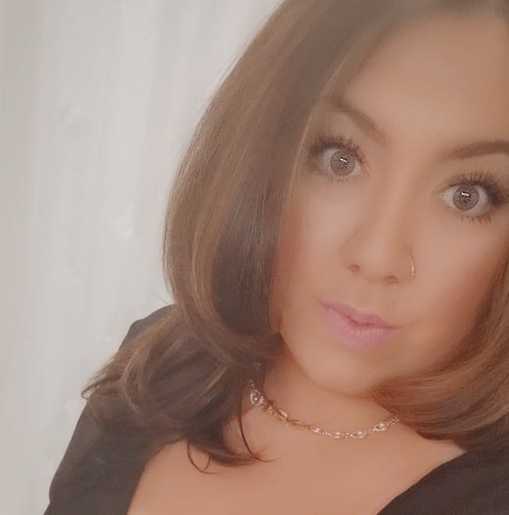 Profile Picture of Erin Harrett (@erinharrett) on Poshmark