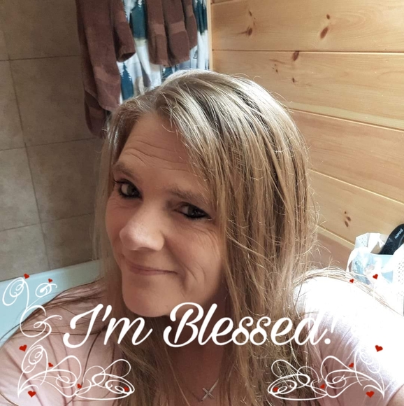 Profile Picture of Cindy Brockman (@louloubell72) on Poshmark