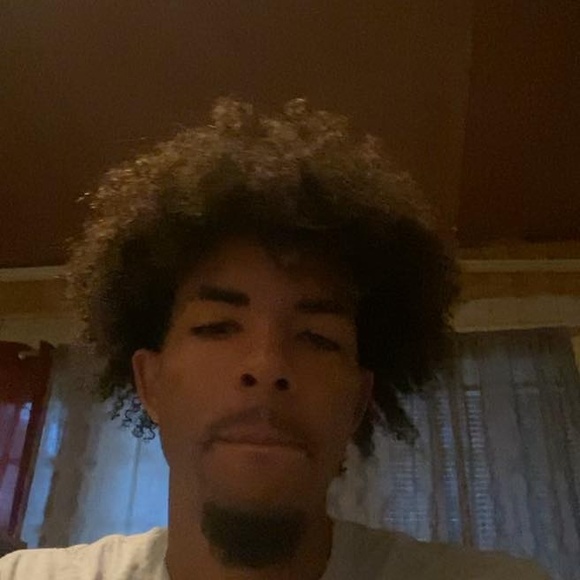 Profile Picture of Darshaun Krueger (@melo5566) on Poshmark