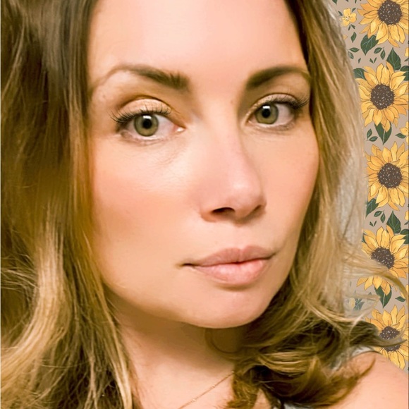 Profile Picture of Monika Patterson (@creativemka) on Poshmark