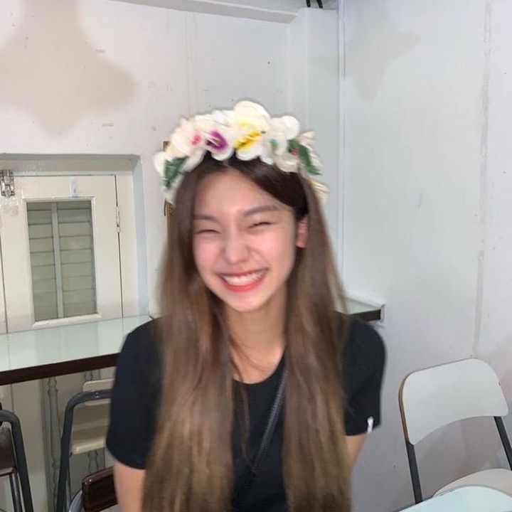 Profile Picture of 🙂 (@yejiism) on Tiktok