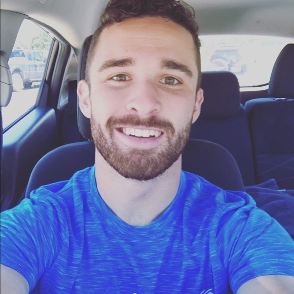 Profile Picture of Zachary Hannan (@zhannan23) on Poshmark