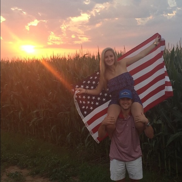 Profile Picture of Kristin Rudell (@krudell12) on Poshmark