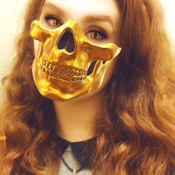 Profile Picture of Kirstin Bozyk (@kirstinbozyk) on Poshmark