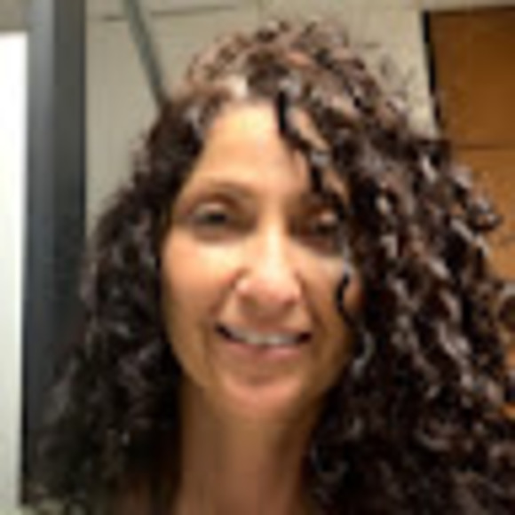 Profile Picture of Carrie Lamarca (@lamarcac) on Poshmark