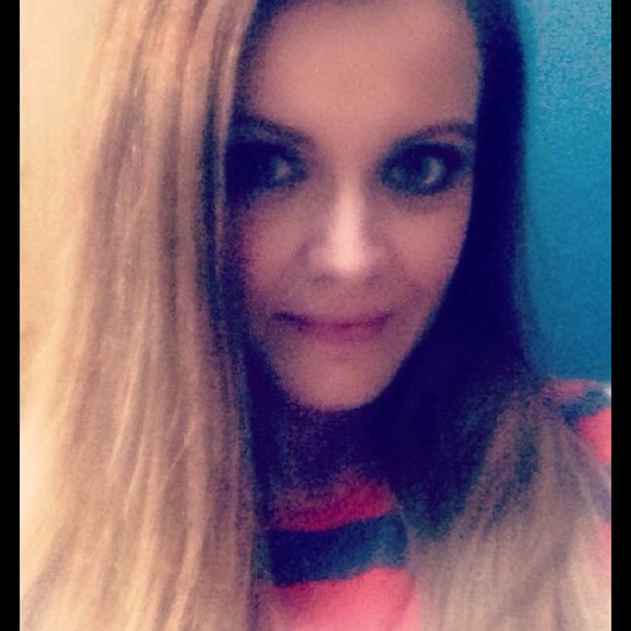 Profile Picture of Jennifer Gaido (@jcalililly) on Poshmark