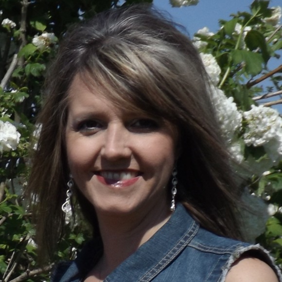 Profile Picture of Leann Franklin (@lfranklin1970) on Poshmark