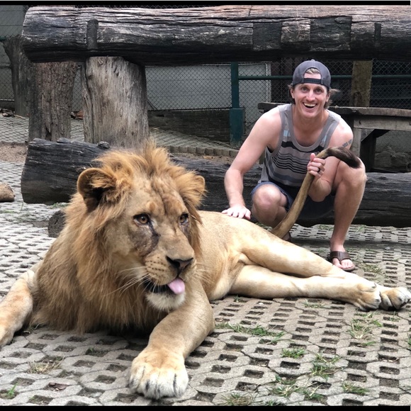Profile Picture of Matthew Swaney (@matthewswaney) on Poshmark