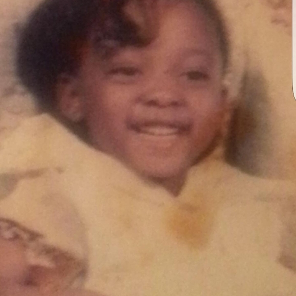 Profile Picture of Shireyah Gillard (@enigmag) on Poshmark