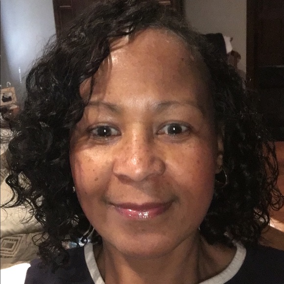 Profile Picture of Karen Bright (@karenjbright5) on Poshmark
