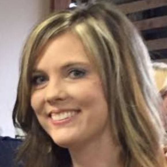 Profile Picture of Crystal Barts (@cwbarts) on Poshmark