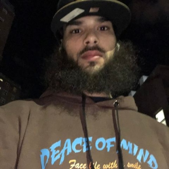 Profile Picture of Michael Gilligbauer (@mikegilley45) on Poshmark