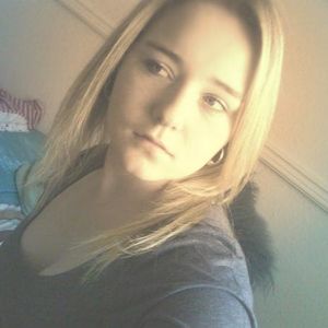Profile Picture of Danielle Callan (@xoxdanxoxdanxox) on Myspace