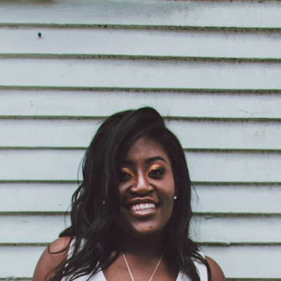 Nahdi Bropleh - Poshmark Profile Picture of Nahdi Bropleh (@nahdibropleh) on Poshmark