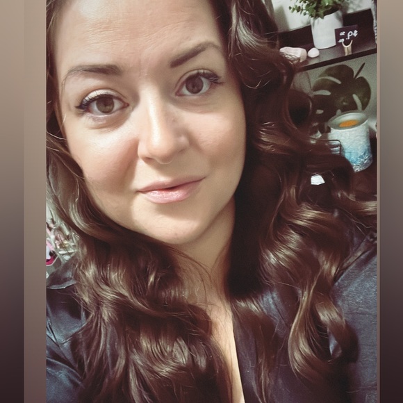 Sarah Kleefeld - Poshmark Profile Picture of Sarah Kleefeld (@sarahkleefeld) on Poshmark