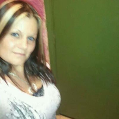 Profile Picture of Mandy Cecil (@mandy_cecil) on Twitter