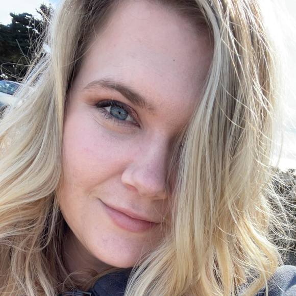 Profile Picture of Ashley Rightmire (@arightmire) on Poshmark