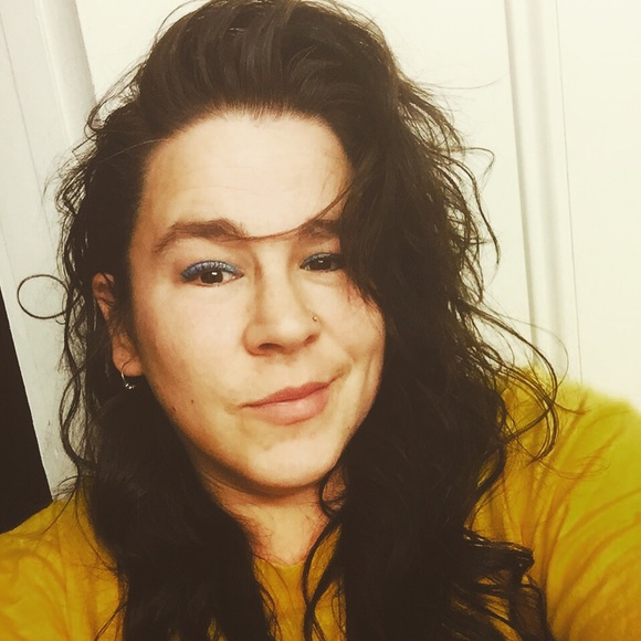 Profile Picture of Kellyjo Capobianco (@cappyjo) on Poshmark