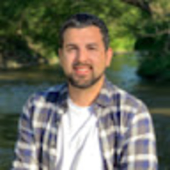 Profile Picture of Omar Ashraf (@oashraf88) on Poshmark
