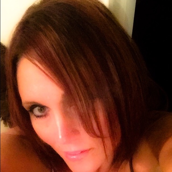 Profile Picture of Tessica Witt (@tessica74) on Poshmark