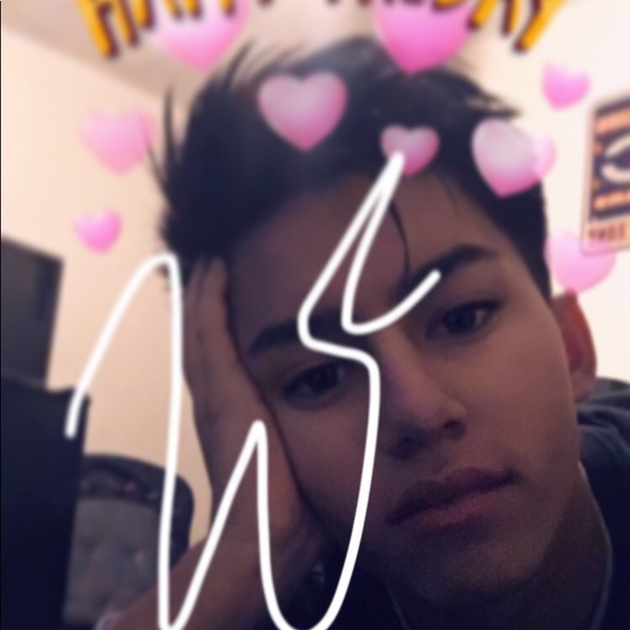 Profile Picture of Alex Quezada (@alexwq89) on Poshmark