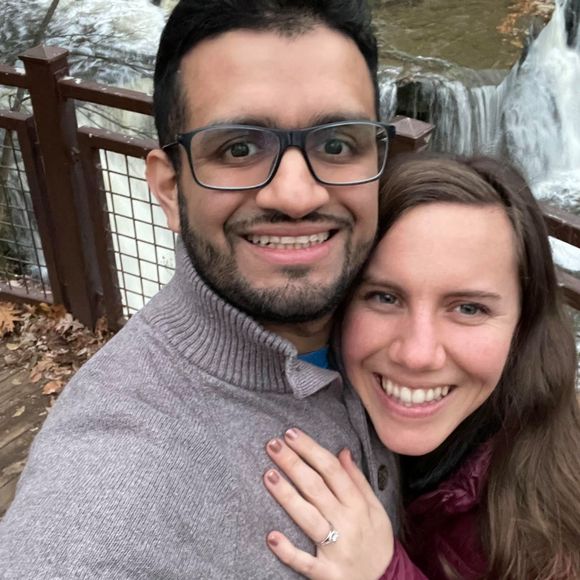 Laura Bracknell - Poshmark Profile Picture of Laura Bracknell (@lauraflora24) on Poshmark