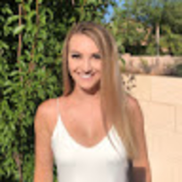 Profile Picture of Andrea Salcido (@ags274) on Poshmark