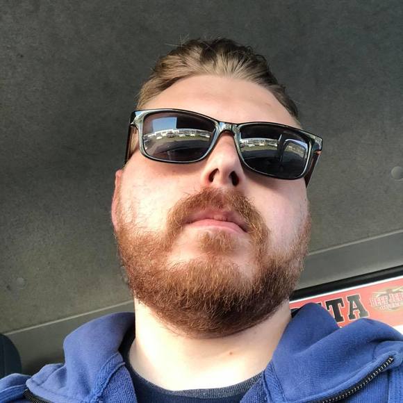 Profile Picture of Matthew Hood (@matthewhood367) on Poshmark