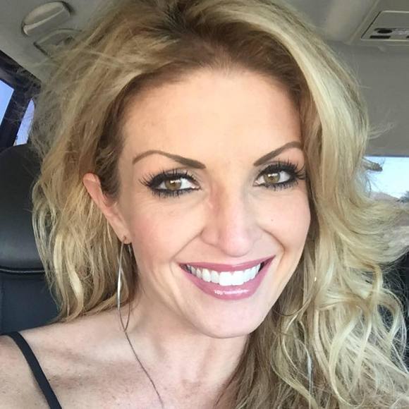 Profile Picture of Amber Thompson (@ambercgt3434) on Poshmark