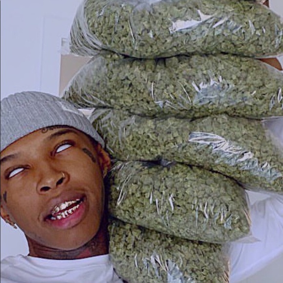 Profile Picture of Shayna Phillips (@iitsshayy) on Poshmark